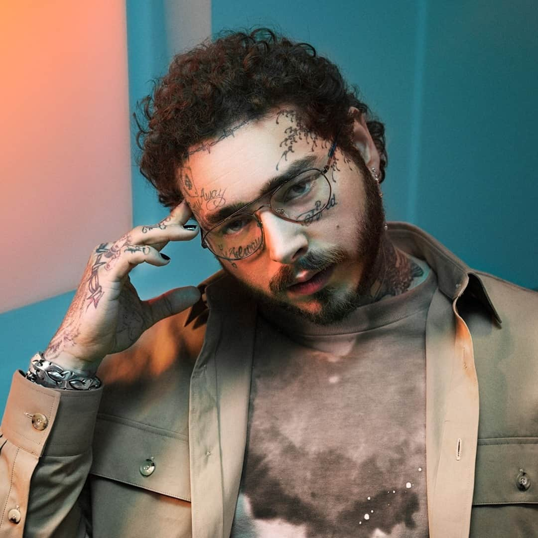 Wal-Mart Stores, Incさんのインスタグラム写真 - (Wal-Mart Stores, IncInstagram)「Just 1️⃣ more week before your vision benefits for 2020 expire! Sounds like you should take a cue from #PostMalone, stop by your nearest Walmart Vision Center, & grab some frames that’ll make you look even better now. 😉」12月25日 2時05分 - walmart