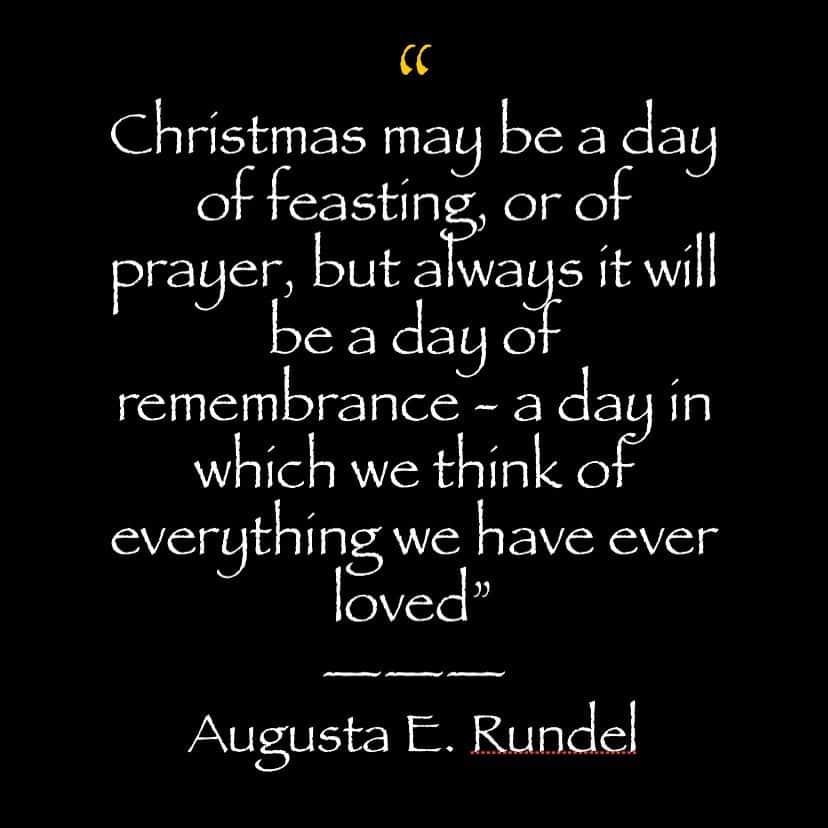レスリー・フェラのインスタグラム：「May this Christmas remind you of everything & everyone you ❤️.」
