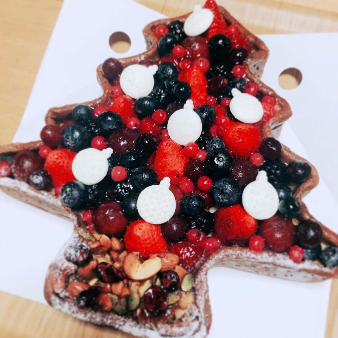 那多ここねさんのインスタグラム写真 - (那多ここねInstagram)「. クリスマスも仕事なのでせめて ケーキは贅沢した」12月25日 2時49分 - natakokone