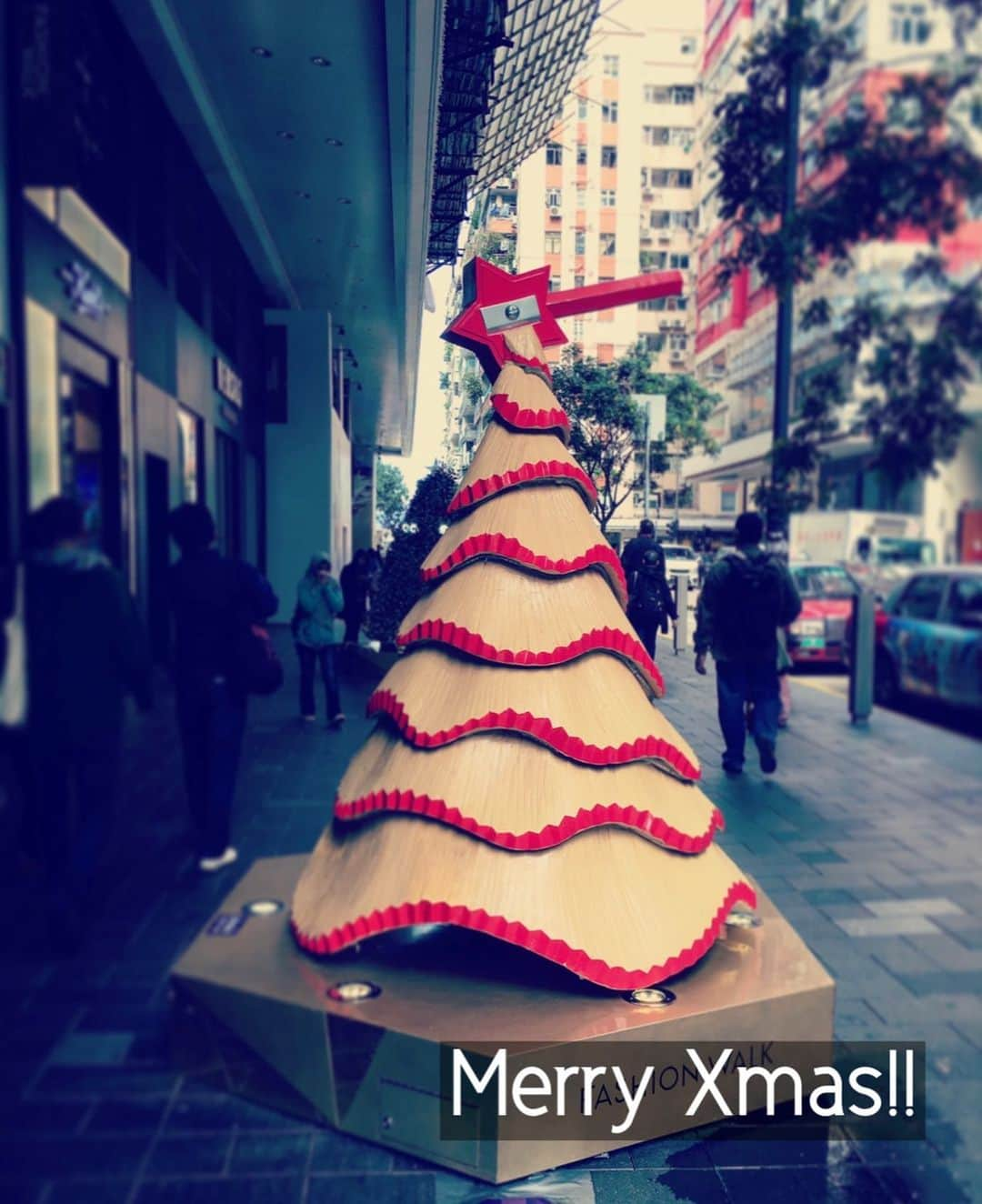 加納有沙のインスタグラム：「四年前の香港  #4yearsago #hongkong #christmastree」