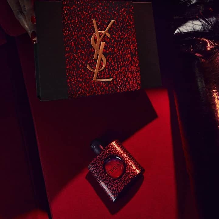 Yves Saint Laurent Beautyさんのインスタグラム写真 - (Yves Saint Laurent BeautyInstagram)「This season was made to celebrate your wildest desires, with the addictive scent to bring out your edgiest side: BLACK OPIUM EAU DE PARFUM LIMITED EDITION. Own the night by customizing your signature fragrance with an engraved bottle. #yslbeauty #blackopium #giftwildly」12月25日 2時58分 - yslbeauty