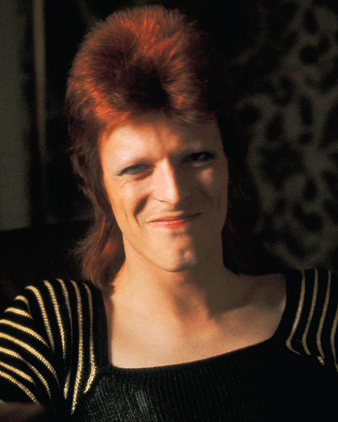 デヴィッド・ボウイさんのインスタグラム写真 - (デヴィッド・ボウイInstagram)「You surely know all about @therealmickrock’s Bowie association, the photographer befriended Bowie in 1972 and was important in the early promotion of Ziggy. Here’s the first part of a gallery of his incredible Bowie shots from across the years with lots more to follow soon.  #RandomBowie  #BowieMickRock」12月25日 3時17分 - davidbowie