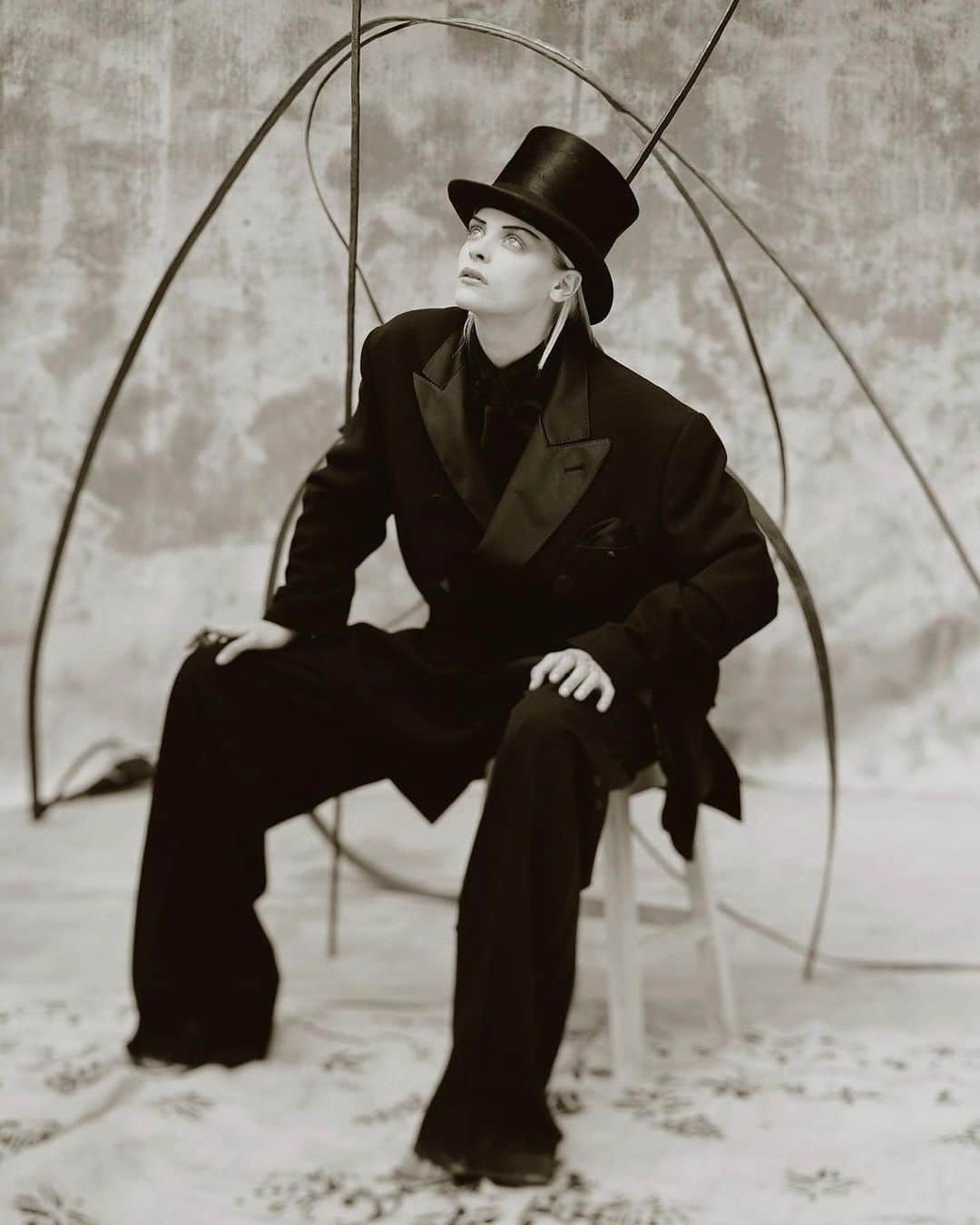 ジェイミー・キングさんのインスタグラム写真 - (ジェイミー・キングInstagram)「Albert Watson photograph “Jaime King, ‘The Magician,’ Paris, 1997,” from a shoot for Vogue Paris. (Swipe to see original Polaroid.) Hoping for some Christmas Magic! @jaime_king #jaimeking @vogueparis #vogueparis #vogue #magician @vintage_vogue @vogue_vintage @vintagefashion #vintagefashion @mastersof.photography #mastersofphotography @polaroid #polaroid @albertwatsonphotography」12月25日 4時00分 - jaime_king