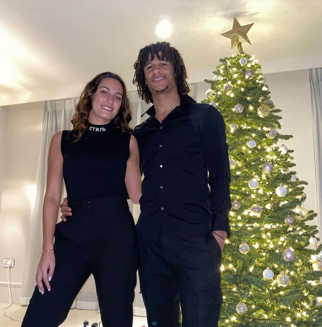 ナタン・アケのインスタグラム：「Merry christmas all🎄❤️」