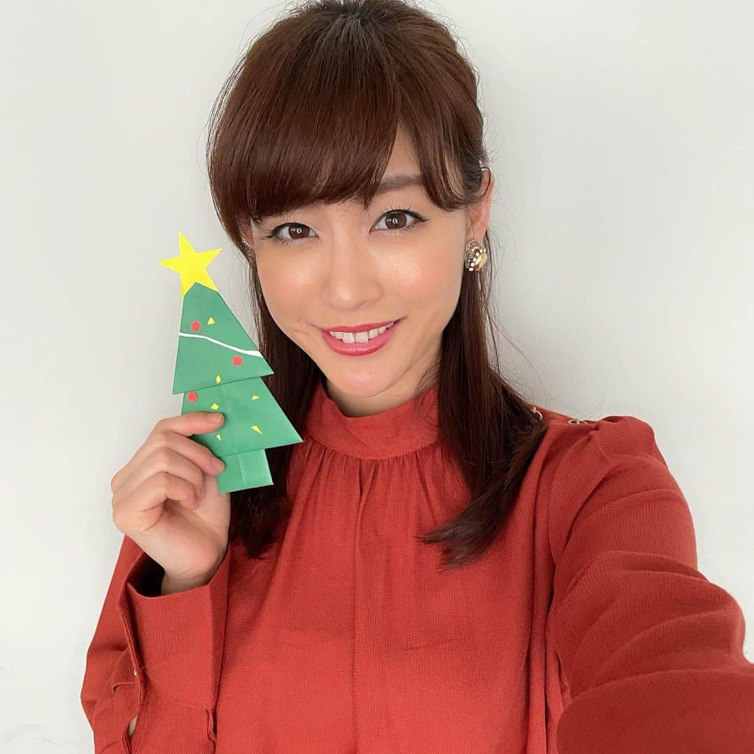 テレビ朝日「グッド！モーニング」さんのインスタグラム写真 - (テレビ朝日「グッド！モーニング」Instagram)「メリークリスマス！今日もよろしくお願いします！( ＾∀＾)新井恵理那 #グッドモーニング #新井恵理那 #centforce」12月25日 4時44分 - good_morning_ex