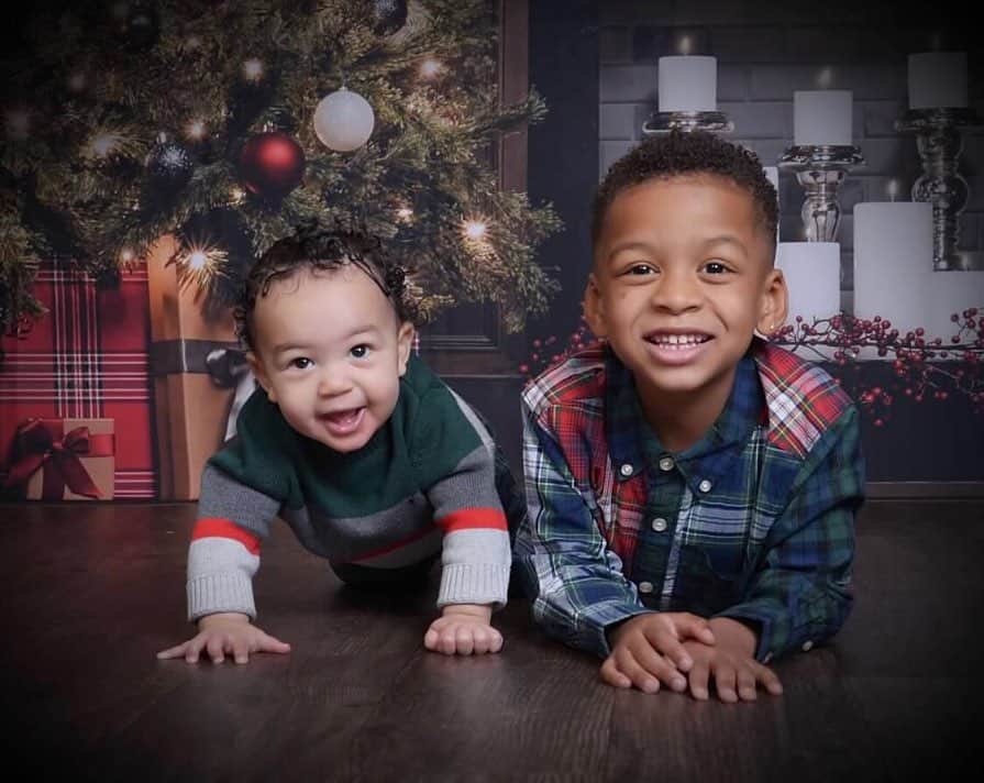 ディジョン・タルトンのインスタグラム：「Happy Holidays from my Nephews!  #TaltonBoys #UnclesBabies」