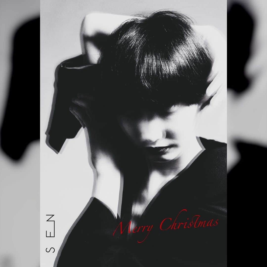 飯島望未のインスタグラム：「Merry Christmas from me and @sen__osaka to you all.  Wish happiness always surround you. Stay safe and stay healthy!   Hair/photo @sen_kentaro  Assist @sen_atarashi」
