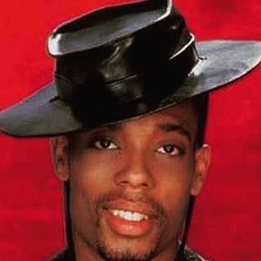 MCハマーのインスタグラム：「🙏🏿👑🙏🏿 Ecstasy the classiest dude to ever touch a mic.I would drive him around Oakland in my Porsche with Jalil and Dee..High Street then Lady Esther’s for soul food.The three of them drove the ladies wild !!!! So many hits,pioneers great performances..embraced me before rap. R.I.P. 👑 🙏🏿🕊💔🕊🙏🏿」