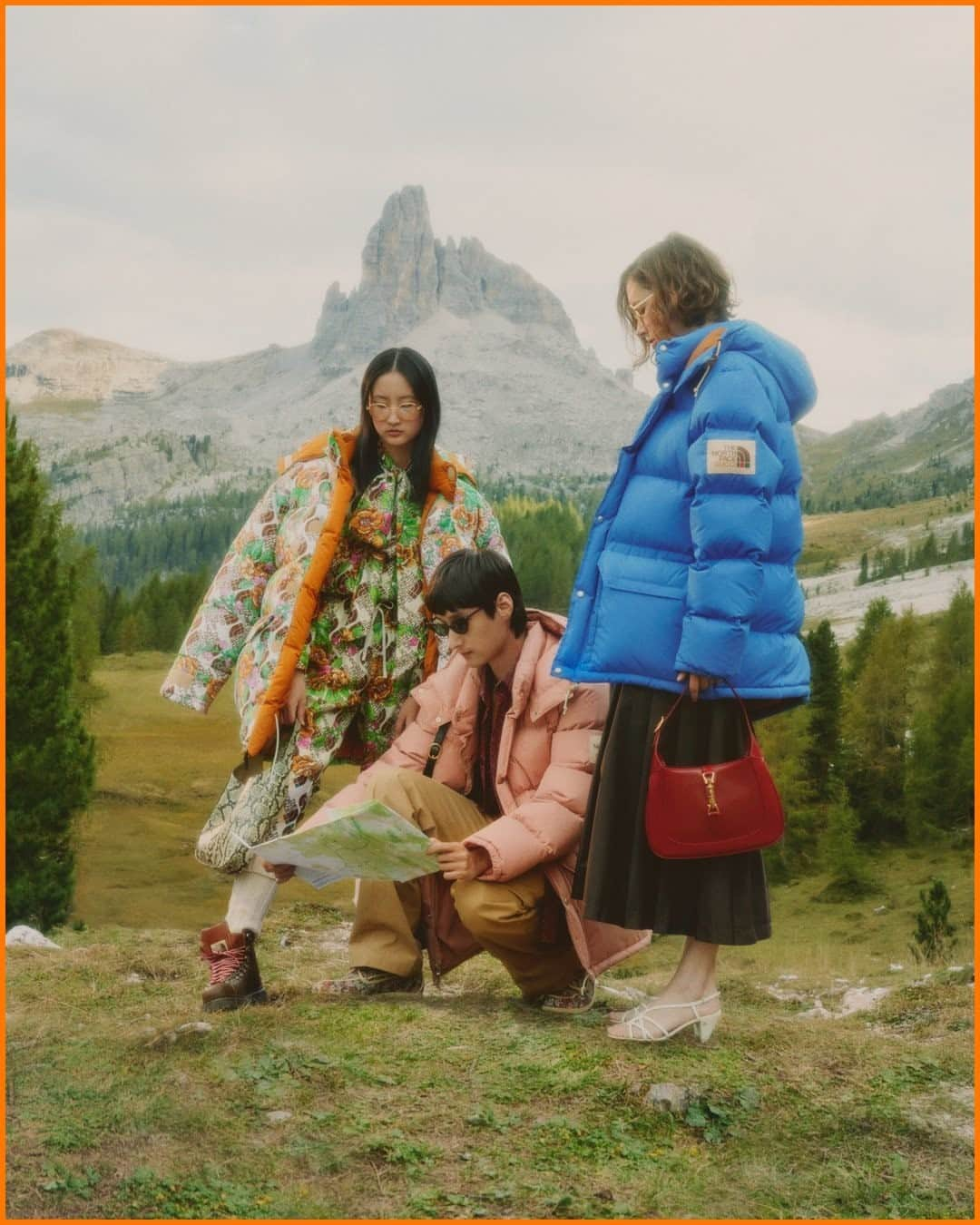 グッチさんのインスタグラム写真 - (グッチInstagram)「Checking the map in the mountains—an image from #TheNorthFacexGucci campaign showcasing the collection designed by @alessandro_michele. The outerwear silhouettes and equipment are based on original designs from @thenorthface in the 70s, while the  color palette was curated from The North Face materials library. #AlessandroMichele The collection will launch in #GucciPins in China from December 29, touching down around the world in the first weeks of January. Discover more through link in bio.」12月25日 6時00分 - gucci