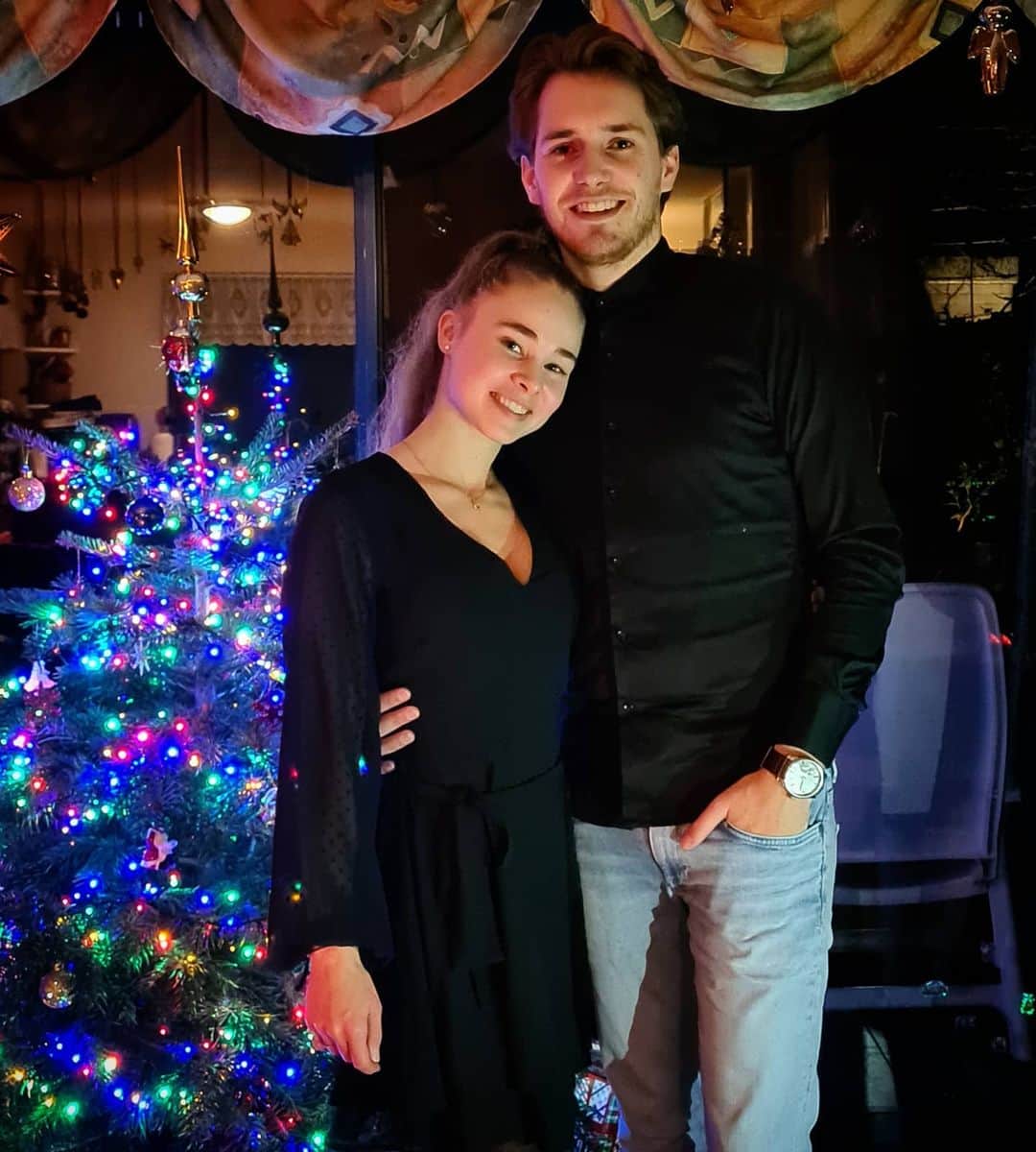エイトォーラ・トールズドッティルのインスタグラム：「Merry Christmas🎅🎄」