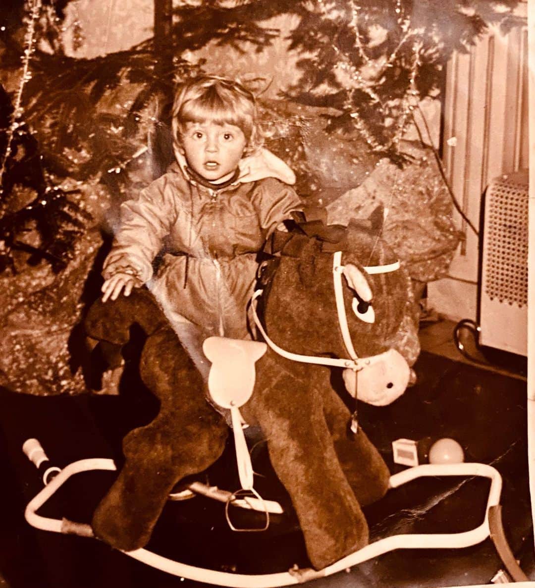 JULIEN D'YSさんのインスタグラム写真 - (JULIEN D'YSInstagram)「Christmas 🎄 eve 2020 in #Newyork I was in love with this donkey so much !!!!❤️innocence time happy Christmas to all my friends and family ❤️we all ave to be strong for ⭐️🙏#december24.2020」12月25日 6時02分 - juliendys