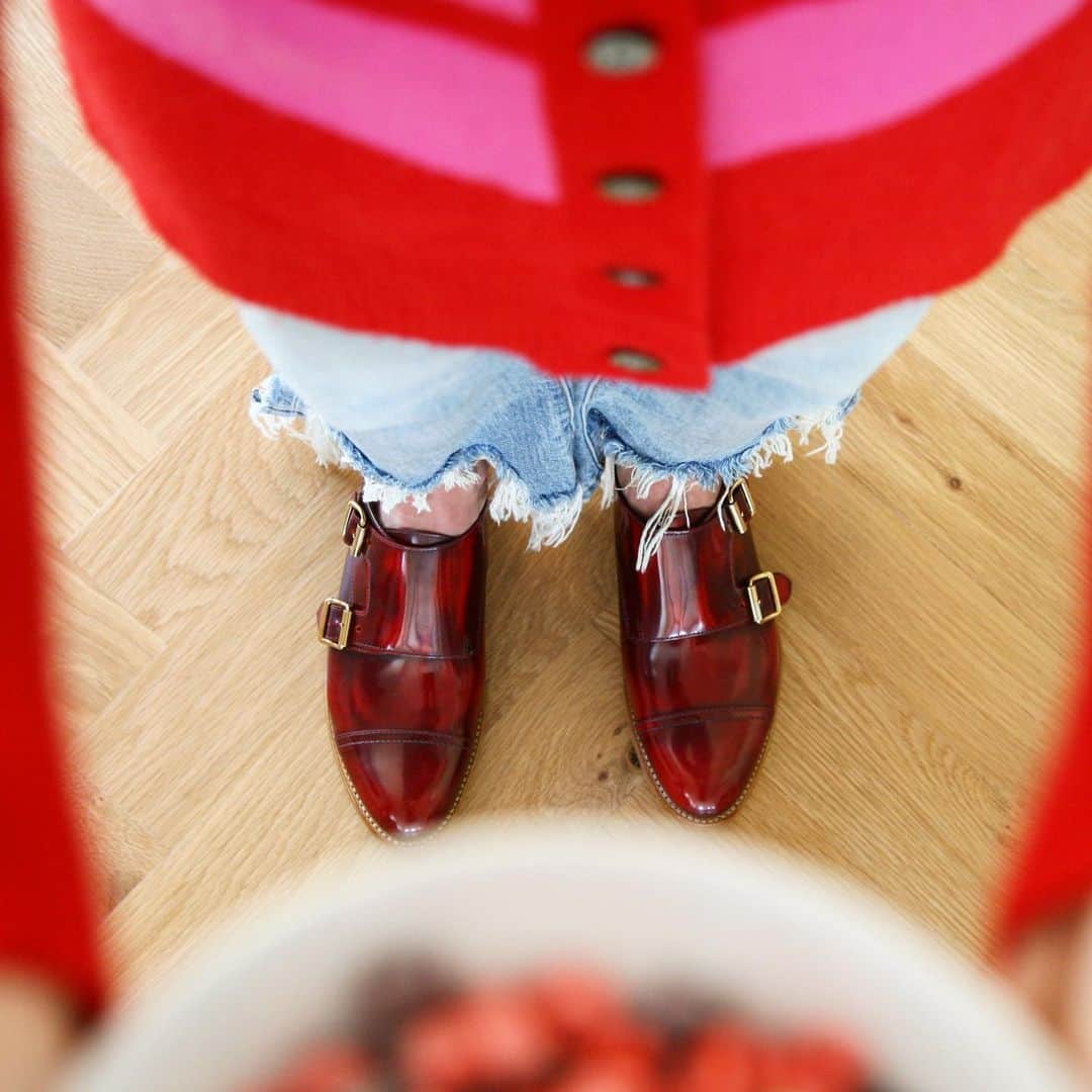 ザ オフィス オブ アンジェラ スコットのインスタグラム：「feeling festive. #merrymerry」
