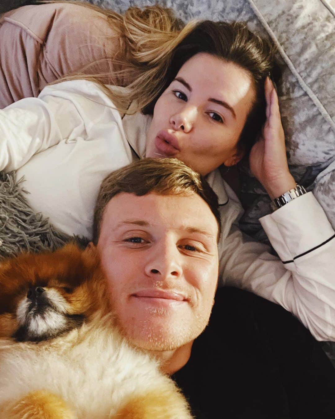 ジョージア・コウソウロウのインスタグラム：「Last Christmas as a family of 3..❤️ Merry Christmas Eve everyone ❤️🥰」