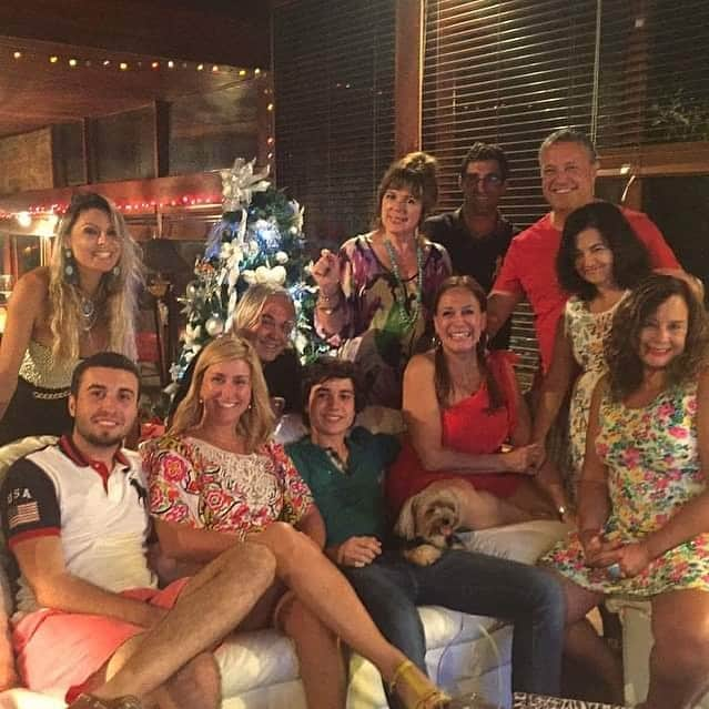 Susana Vieiraさんのインスタグラム写真 - (Susana VieiraInstagram)「#tbt de um Natal perfeito, com toda minha família reunida!Sonhando por mais Natais assim... Que Deus abençõe todas as famílias! ❤️🎄🙏🏻🎅🏻 #2014」12月25日 6時53分 - susanavieiraoficial