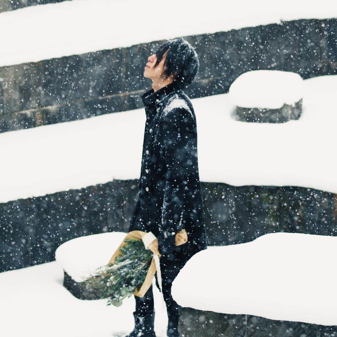 ব•͜͜͠. ಌ੩oʞǝʞɐのインスタグラム：「2020.12.25 fri  ・  #ig_japan #igersjp #igers #hokkaido #hokkaidolikers #hokkaidolove #sapporo #sapporosmileproject #winteriscoming #snow #bloom_grow_blossom  #石山緑地 #めりくり   ・ ・」