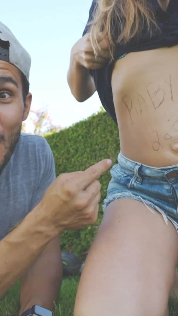 アレクサ・ヴェガのインスタグラム：「(Update: if you haven’t watched the video you should... so glad we got to announce baby number three in this video!!! So many exciting things for 2021!) I will always be obsessed with @bigtimerush ! Enjoy this awesome video by our favorite guys! 🥰 @therealcarlospena @kendallschmidt @jamesmaslow @loganhenderson」