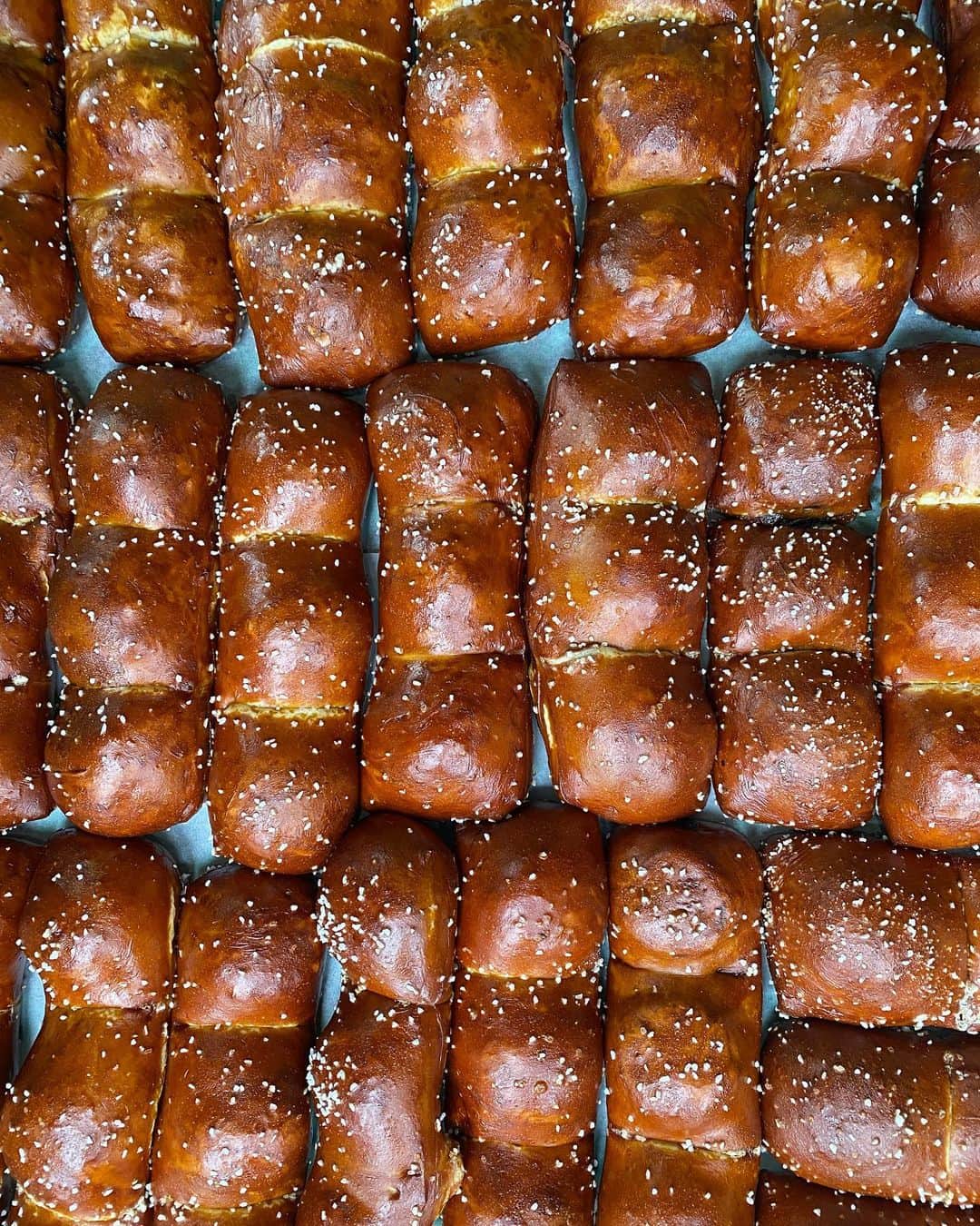 アダム・シャピロのインスタグラム：「Making a bunch of the OreYos today.」