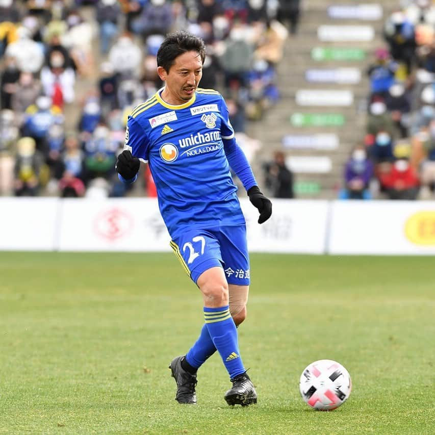 橋本英郎のインスタグラム：「【2021シーズン】 契約を更新しました。  来年もFC今治でプレーさせて頂きます。  いい1年に来年出来る様にいいオフシーズンを過ごします。  毎年風邪ひいてるので、今年こそは風邪を引かずに乗り越えます！！  #fc今治  #橋本英郎  #2021シーズンへ  #契約更新  #みんなの支えがあってこそ  #21年こそ #j2昇格」