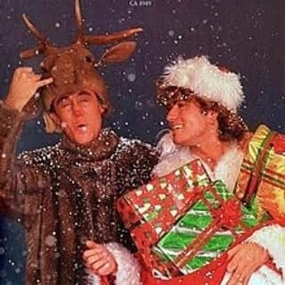 中村松江さんのインスタグラム写真 - (中村松江Instagram)「本日 クリスマスということで、今日の一曲はWham!のシングルで『Last Christmas』です✨ アルバム「Music from the Edge of Heaven」にも収録。 1984年リリースのワム!の超有名クリスマスソングです✨ 自分の中でクリスマスソングと言えば、去年紹介したバンド・エイドの『ドゥ・ゼイ・ノウ・イッツ・クリスマス』かワム!のコレの二択です😁 勿論他にも素敵なクリスマスソングはありますが、やっぱりこの曲はベタベタの定番でも私の中では外せない一曲です👍 (№476) #歌舞伎 #中村松江 #wham! #lastchristmas #musicfromtheedgeofheaven」12月25日 7時33分 - matsue_nakamuraofficial