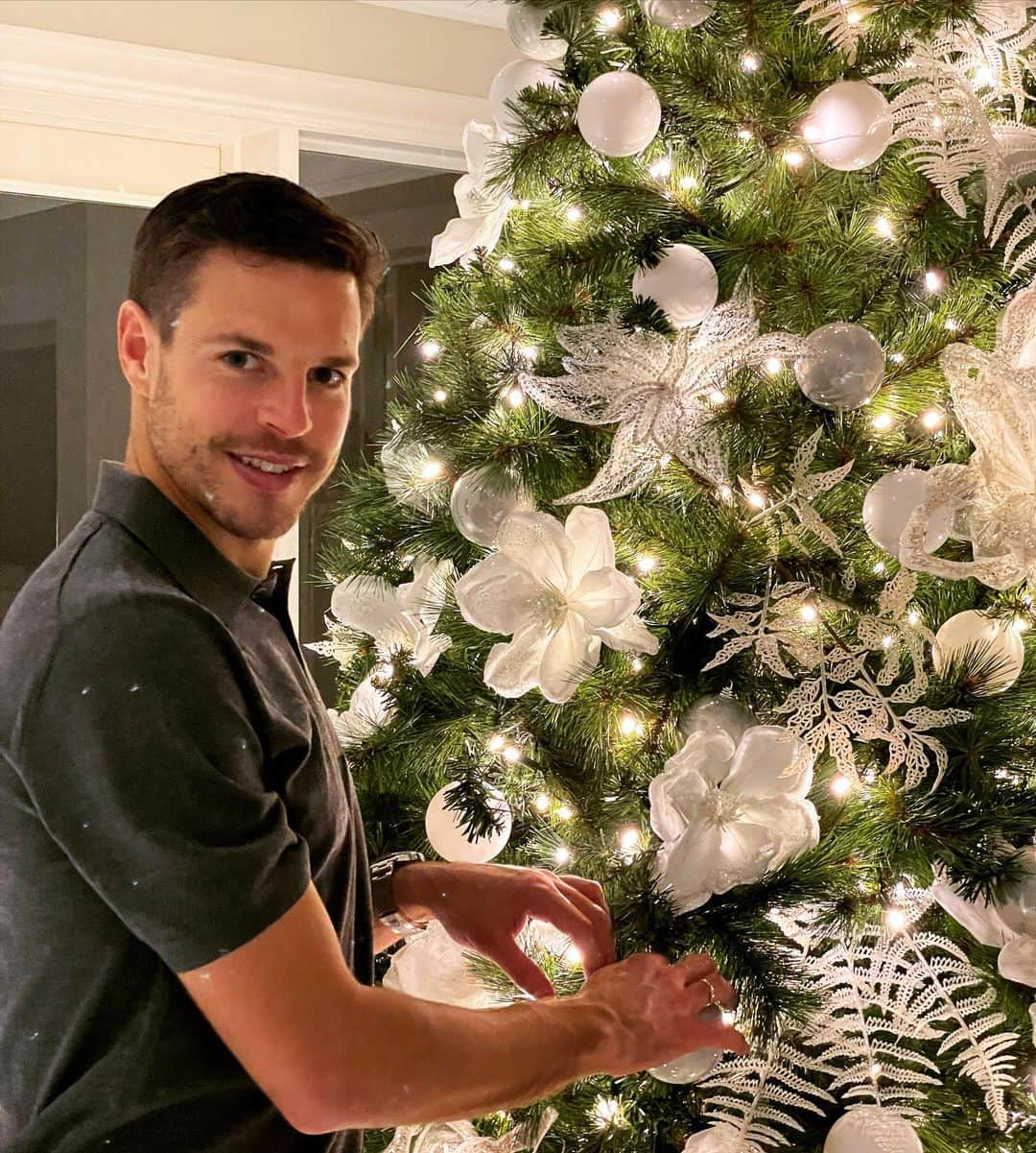 セサル・アスピリクエタさんのインスタグラム写真 - (セサル・アスピリクエタInstagram)「🎄 Merry Christmas 🎄」12月25日 7時38分 - cesarazpi