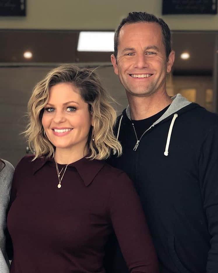 E! Onlineさんのインスタグラム写真 - (E! OnlineInstagram)「#FullHouse's Candace Cameron Bure is speaking out about her brother Kirk's controversial caroling events amid the pandemic. She addresses "vile tweets" about her family at the link in our bio. (📷: Instagram)」12月25日 7時46分 - enews