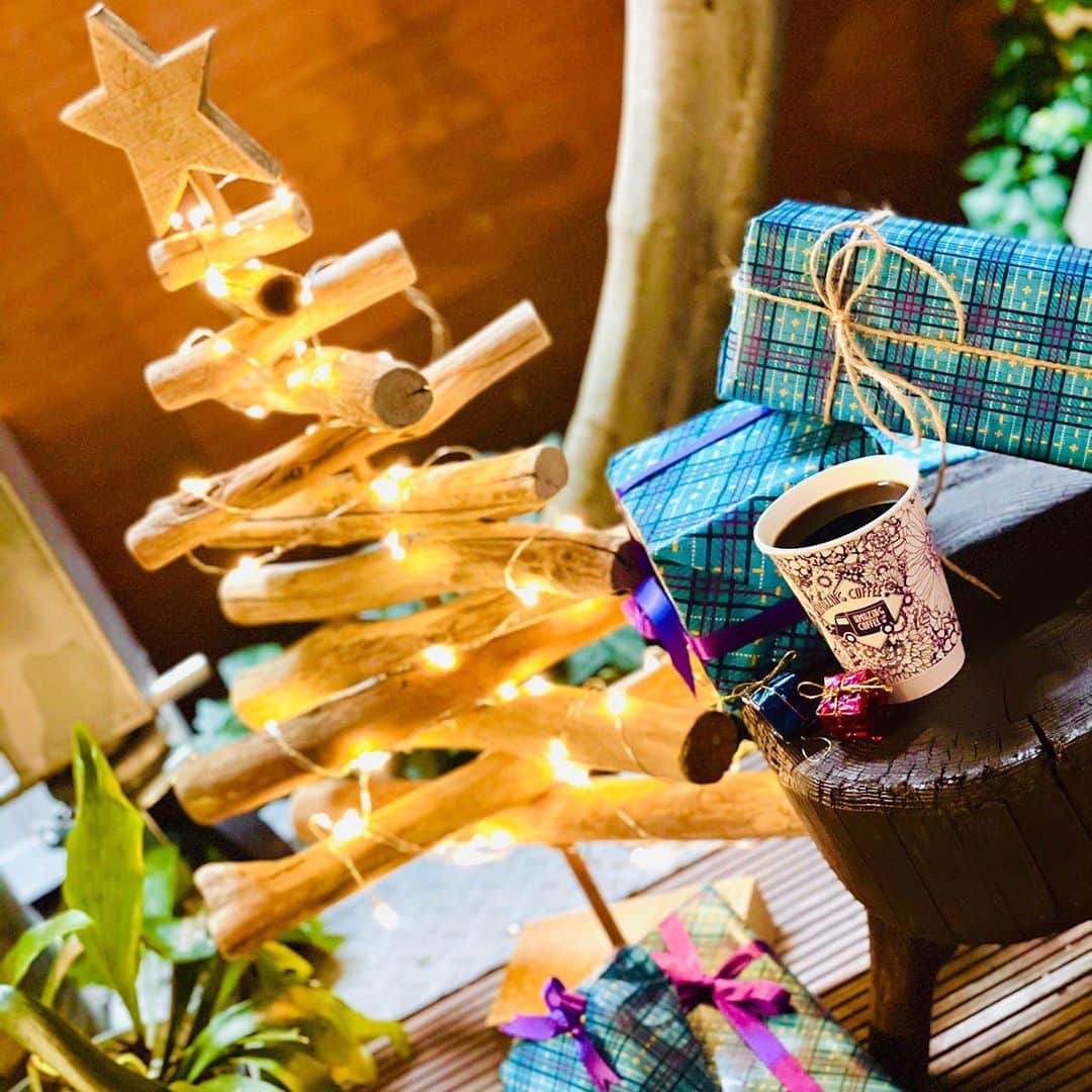 AMAZING COFFEEさんのインスタグラム写真 - (AMAZING COFFEEInstagram)「. 💝AMAZING Xmas🎅🏼🎄✨ . 皆さま、素敵なクリスマスをお過ごし下さい(^o^)v . #AMAZINGCOFFEE #アメージングコーヒー #AMeCO #アメコ #coffee #コーヒー #☕️ #中目黒 #中目黒カフェ #大阪 #堀江カフェ #渋谷 #渋谷カフェ #クリスマス #CHRISTMAS #Xmas」12月25日 8時00分 - amazing_coffee_official
