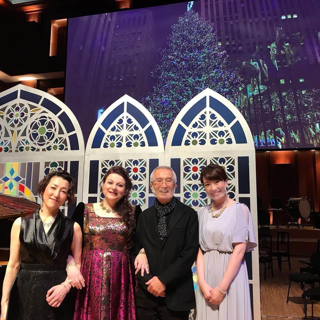のインスタグラム：「素敵なクリスマスプレゼント☆  #NCB音楽祭 #アクロス福岡シンフォニーホール  #前日中継 #今年は忙しくてクリスマスどころじゃなかったけど #お仕事だけど #クリスマスを感じられて良かった #演出　#構成 #福岡出身 #広渡勲　さん #ソプラノ歌手 #ティツィアーナドゥカーティ  さん #美しい歌声に感動 #ピアノ生演奏も素敵  #きよしこの夜  #めりーくりすます  #tnc #アナウンサー」