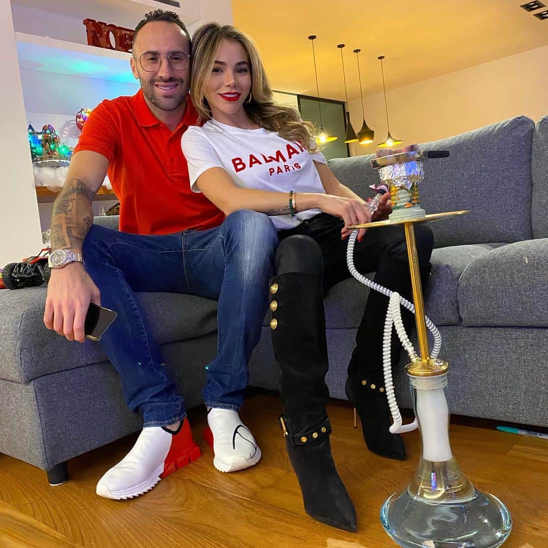 ジェシカ・スターリングのインスタグラム：「Mi mejor compañia❤️ mi mejor regalo de navidad❤️ lo mejor de mi vida!!! TE  AMOO AMOR DE MI VIDA  @d_ospina1」