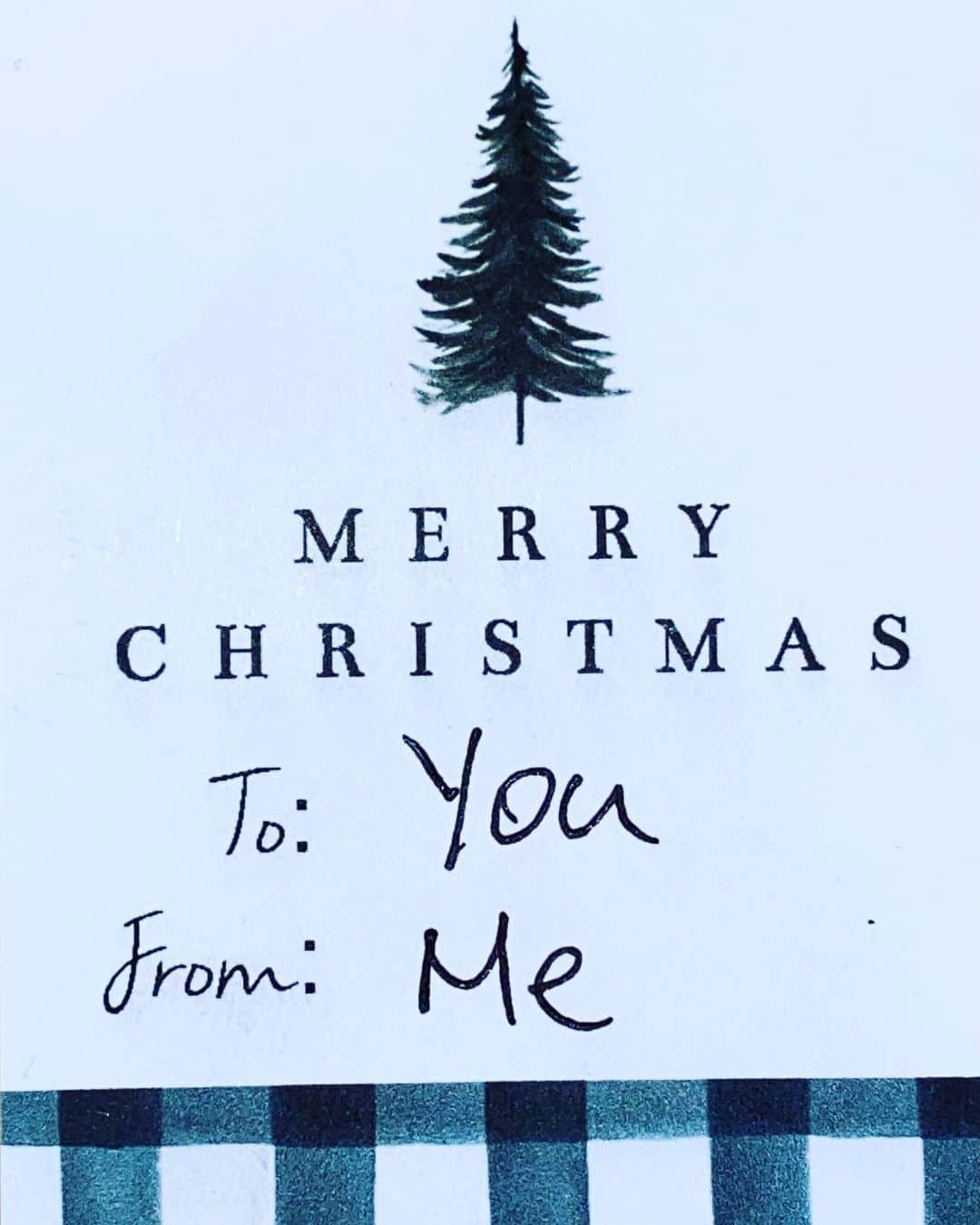 ピエール・ブーヴィエのインスタグラム：「Merry Christmas to all of you out there who celebrate it. 🎄」