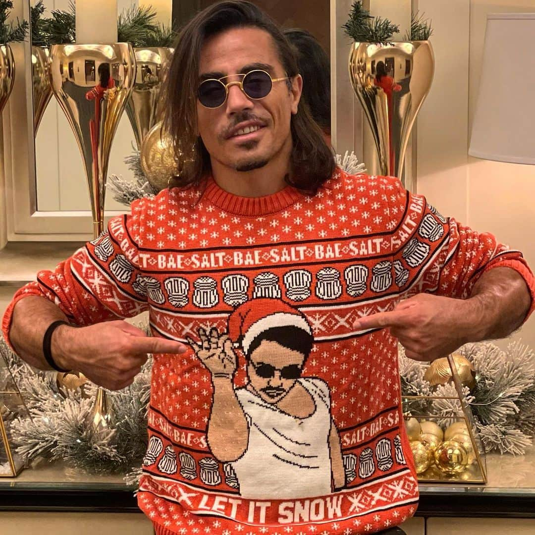 Saltbae（ヌスラット・ガネーシュ）さんのインスタグラム写真 - (Saltbae（ヌスラット・ガネーシュ）Instagram)「k Merry Christmas 🎁 #saltbae #saltlife #salt」12月25日 8時20分 - nusr_et