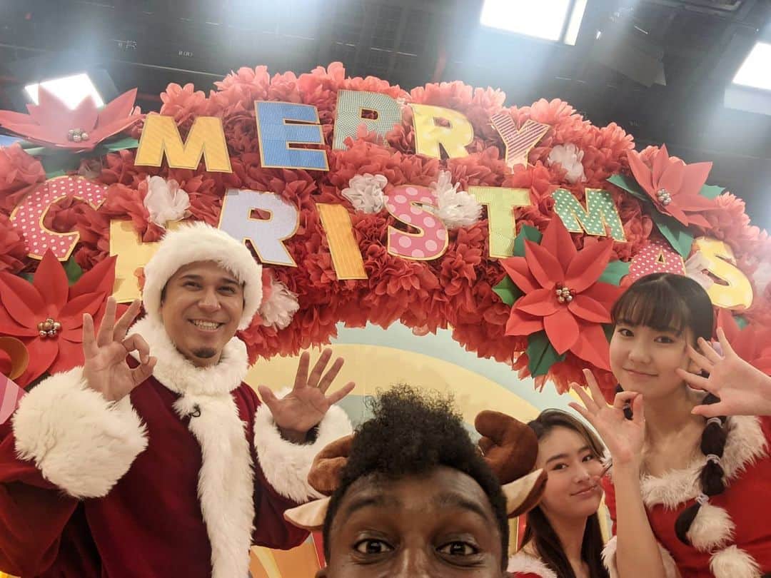 アイク・B・ヌワラのインスタグラム：「#メリークリスマス #おはクリスマス🎄🎅」
