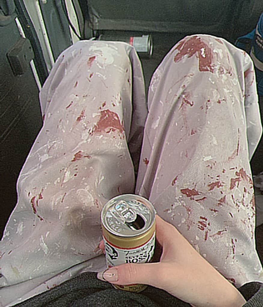 鈴木ユリアのインスタグラム：「. 体調崩して扁桃炎になってしまったりで バタバタしてました。 . 自分で決めた事は頑張る。 やりたくない事をやらないと やりたい事は出来ない。 これだけはずっと 肝に銘じて日々過ごしております。 . 最近寒いからみなさんも体調にはお気をつけて . 淡々と同じ繰り返しの毎日で こういうイベントとの日くらいは ちょみっと自分へのご褒美をあげて下さいね。 . 毎日お疲れ様です。 メリークリスマス🎄」