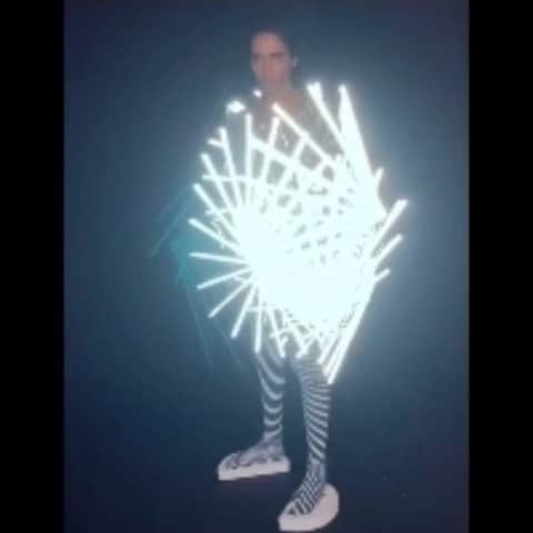 スリーアズフォーのインスタグラム：「Merry Christmas to you all! May you all be blessed with much light!!! LOVE from threeASFOUR Team ! Videos credit: model: @chicojoseph @fordmodels styling: @victoria_bartlett_nyc hair: @kenta.koda makeup @chichisaito garment in collaboration with @jeremypaulripley print in collaboration with @mimakiusa @mimakiusa_textile @brittshaked」