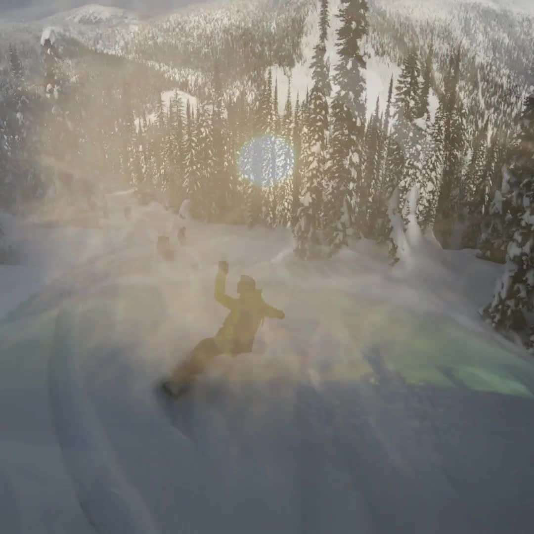 ボルコムのインスタグラム：「Since it’s 🎄, we wanted to take you directly to the power source with the luminary cinematic originator @cinemaseoane, who’s directed monumental snowboarding films like Roadkill, Subjekt Haakonsen and The White Album (just to name a few). ⠀ ⠀ Specifically we lost consciousness last February, we awoke at an undisclosed parallel multiverse, VOLCOM TO SPRITZERLAND!! Rarely visited, the journey would define the nature of our existence…and little did we know at the time that the world as we knew it, would never be the same.⠀  ⠀ Citizens of Spritzerland: @baldisbeautiful @jamiemlynn @elenahight @sethhuot @woolair @remystratton @realfield @rimmegart @creedle2stone @brentlantz @joost14 @__beandog__ @davidjnook @kaelincassidy @jpminibike @kevinsansalone @homey_j ++⠀  ⠀ Directions to #Spritzerland: follow the hologram highway to 1991 and take a right puff off the pipe dream…or you could just watch #VolcomToSpritzerland #TrueToThis #VolcomSnow #DownForThis」