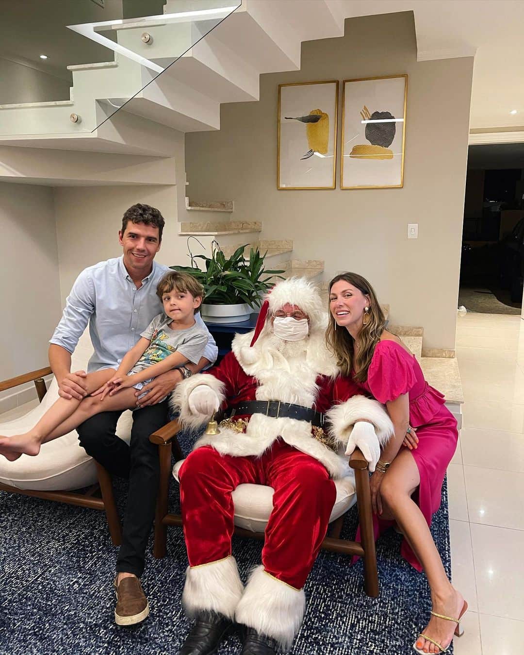Glam4Youのインスタグラム：「FELIZ NATAL A TODOS... DA MINHA FAMÍLIA PARA A SUA 🎅🏻🎄」
