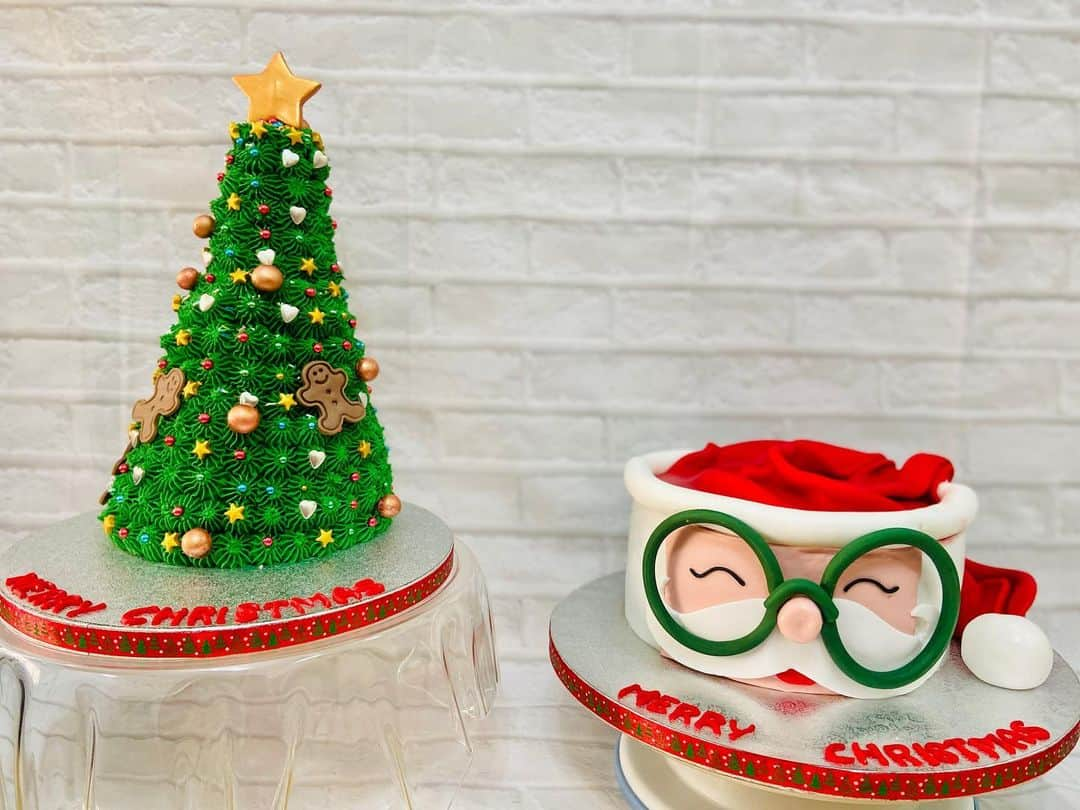 SUPER CAKESのインスタグラム：「We Wish U A Merry Christmas 🎄🎅 #chocolatecake #christmascakes」