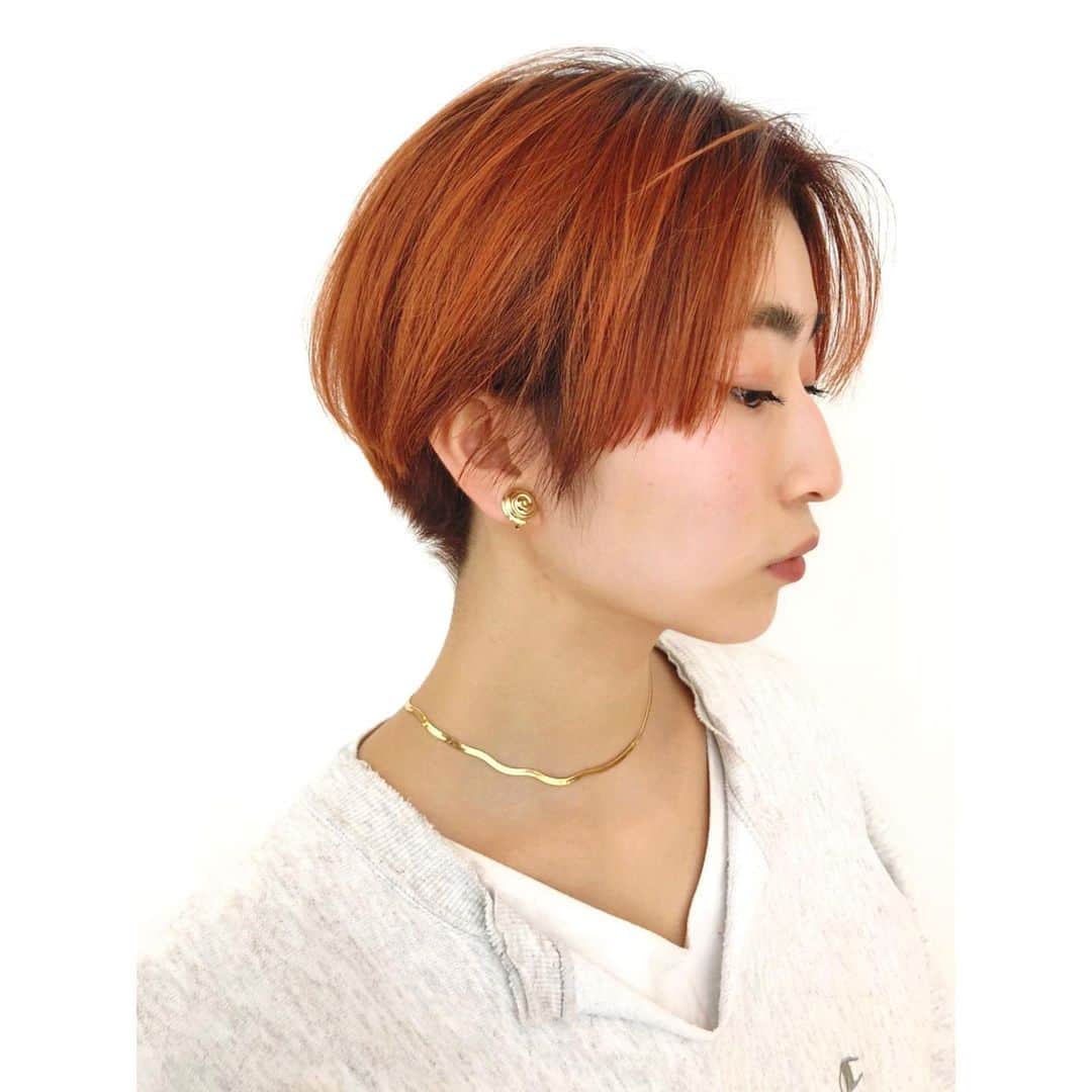 veticaのインスタグラム：「▼ vetica guest hair▼  冬にもぴったりな、オレンジベージュのグラデーションカラーがオススメです⛄️🎄🎅  hair 鈴木　@koji_suzuki_   #vetica #tokyo #harajuku #ladies #beauty #hair #cut #color #bleach #　#お客様ヘア」