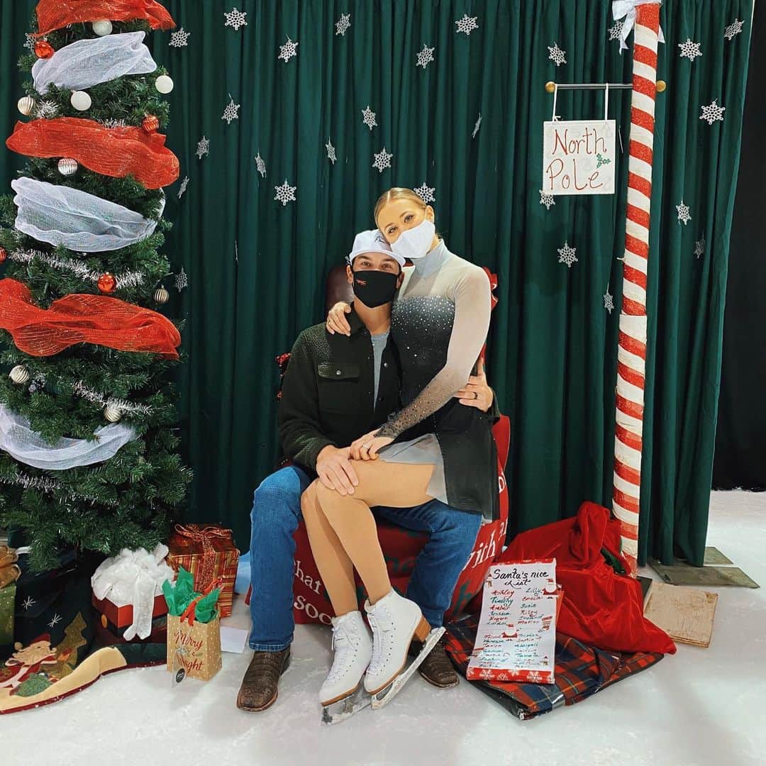 アシュリー・ケインのインスタグラム：「my favorite gift this christmas 🤍」