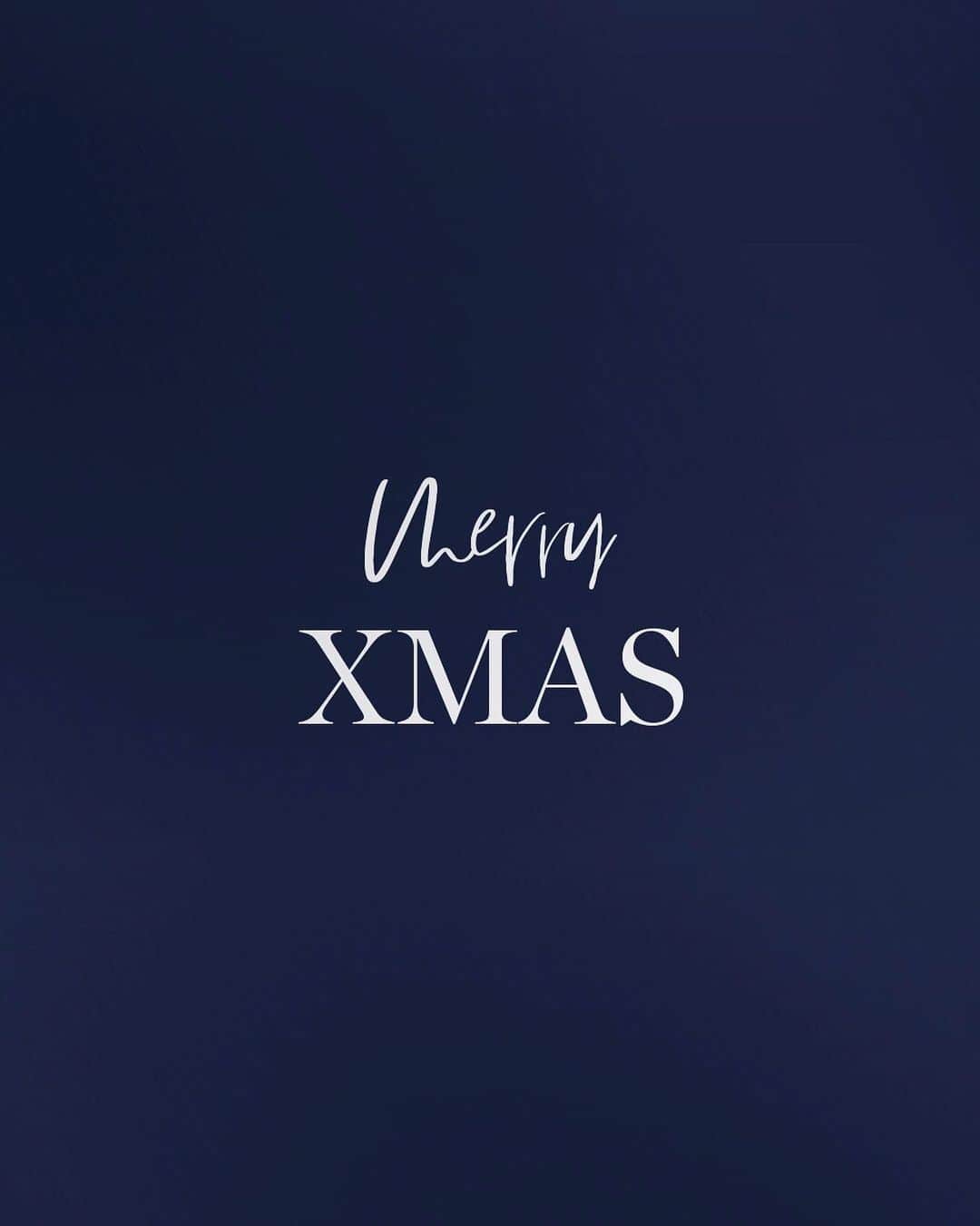 ハケットのインスタグラム：「Wishing you all a Merry Christmas! No matter where you are, we hope you enjoy a meaningful and joyful day. Very best wishes from all of us at Hackett. Stay safe! #STAYHackett」