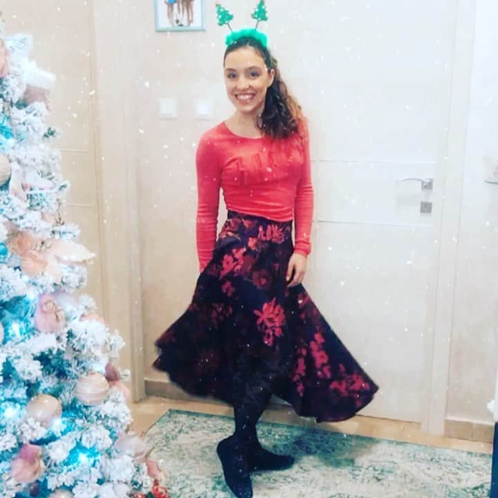 ジャダ・ルッソのインスタグラム：「Tanti Auguri di Buon Natale a tutti quanti 🎄🎅🏻🥰」