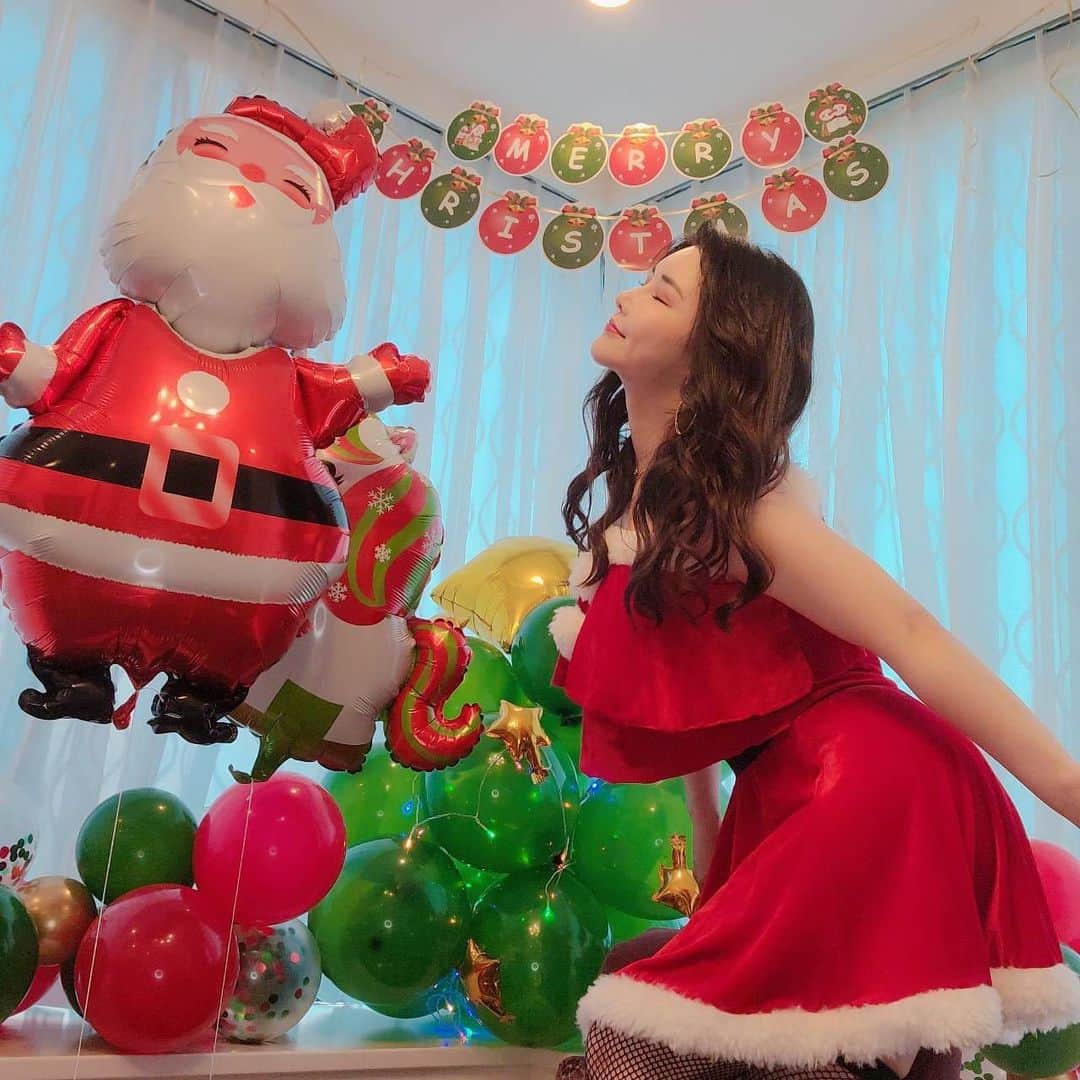 沖田杏梨さんのインスタグラム写真 - (沖田杏梨Instagram)「I love you so much💝🎅 Happy merry chirsmas!!!🎄  more santa here!! https://onlyfans.com/anriokita_real #chrismas #santaclaus」12月25日 20時03分 - anri_okita