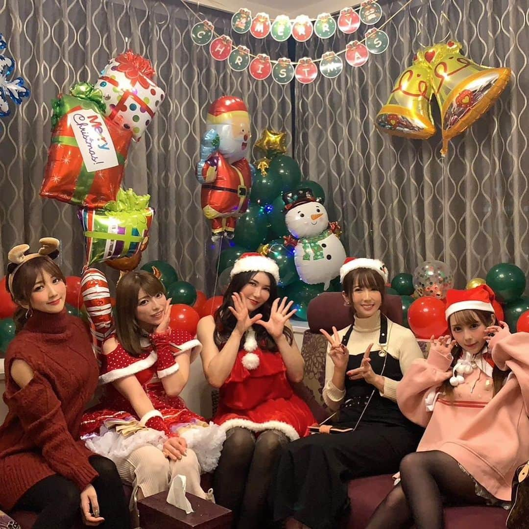 沖田杏梨さんのインスタグラム写真 - (沖田杏梨Instagram)「I love you so much💝🎅 Happy merry chirsmas!!!🎄  more santa here!! https://onlyfans.com/anriokita_real #chrismas #santaclaus」12月25日 20時03分 - anri_okita