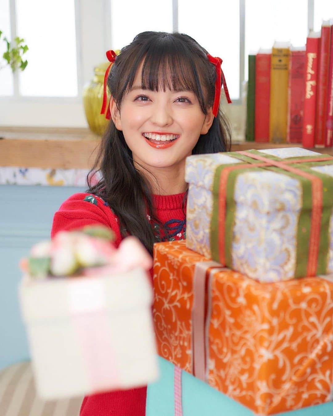 清井咲希さんのインスタグラム写真 - (清井咲希Instagram)「. ﻿メリークリスマス🎄💝 皆さんのところにはサンタさんはやってきましたか〜？ 素敵なクリスマスをお過ごしください💕 さきサンタからはオフショットをプレゼント🎁  #クリスマス　#オフショット #プレゼント　#ニット　#古着　#コーデ #たこやきレインボー　#たこ虹　 #清井咲希　#さきてぃ #kiyoinstagram」12月25日 20時06分 - kiyoisaki_official