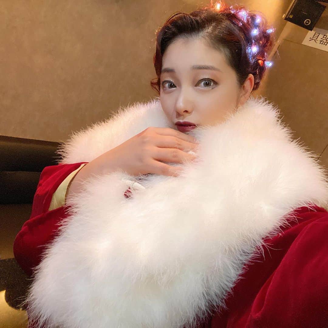 ツナマヨのインスタグラム：「569＋(@569plus )出勤してまーす💋 見て〜頭ピカピカ🌟 クリスマスツリー🎄の代わり💕 見に来てね！」