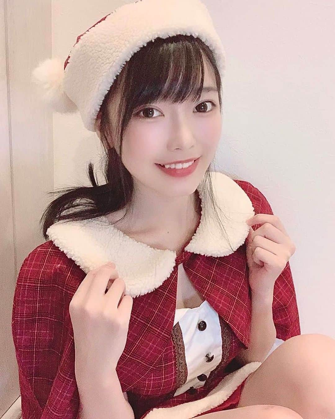 吉沢朱音さんのインスタグラム写真 - (吉沢朱音Instagram)「❄☃🎅🎁💕🎄🎂✨ . #メリークリスマス🎄  私は寝てばっかりやったけど、 みんなはどんなクリスマス過ごせたかなあ💭 早く会いたいですーーー_(⌒( _冫､)_ . . . . . #メリークリスマス #サンタコス  #コスプレ女子 #サンタクロース  #merrychristmas #santaclaus」12月25日 18時37分 - nesomagic72