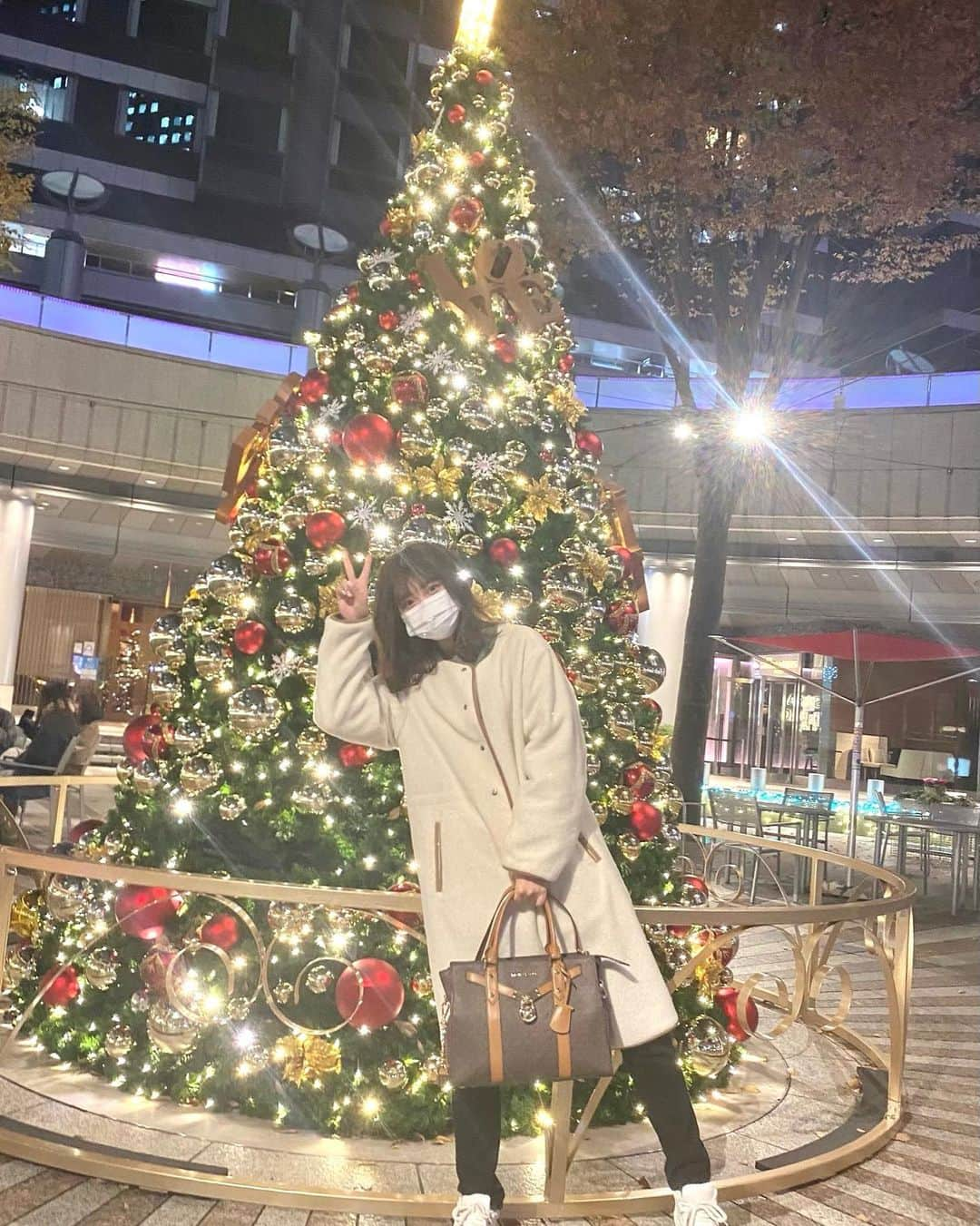 小玉梨々華さんのインスタグラム写真 - (小玉梨々華Instagram)「メリークリスマス☺︎ ツリーを見つけるたびに写真撮ってたら 写真フォルダがツリーだらけになってました」12月25日 18時38分 - ririka_kodama