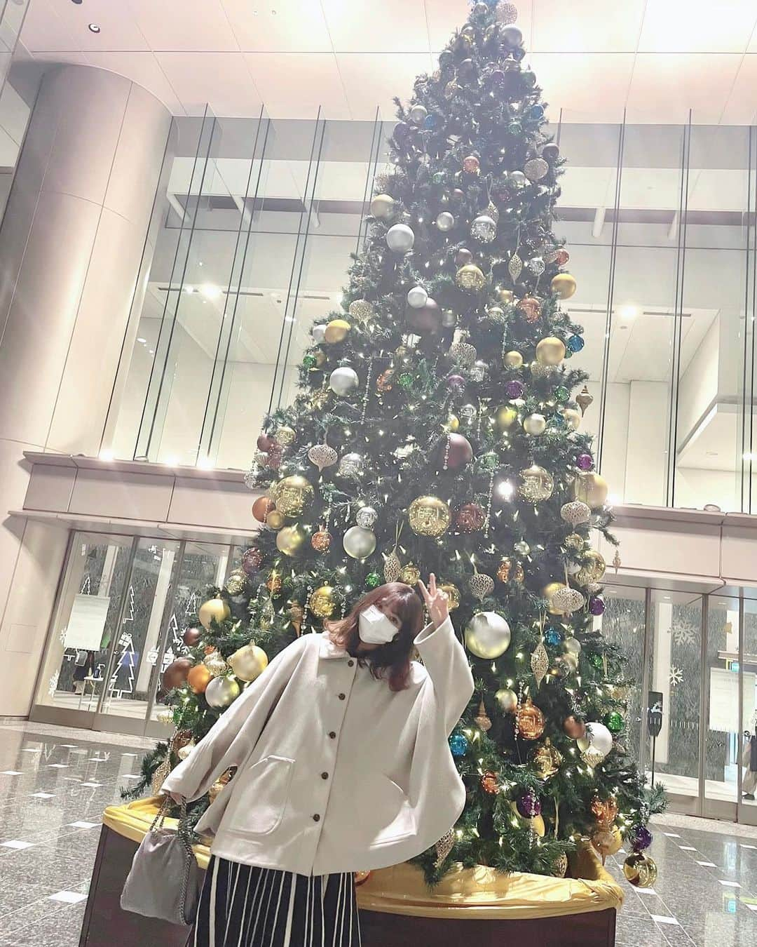 小玉梨々華さんのインスタグラム写真 - (小玉梨々華Instagram)「メリークリスマス☺︎ ツリーを見つけるたびに写真撮ってたら 写真フォルダがツリーだらけになってました」12月25日 18時38分 - ririka_kodama