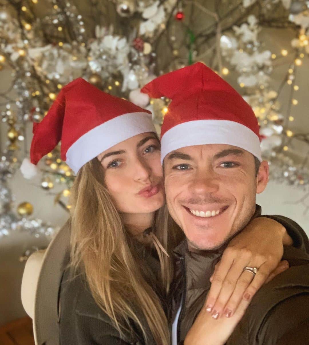 アンドレ・ロッテラーのインスタグラム：「Wishing you a Merry 🎄 Christmas 🎄Lots of joy, love and happiness!」