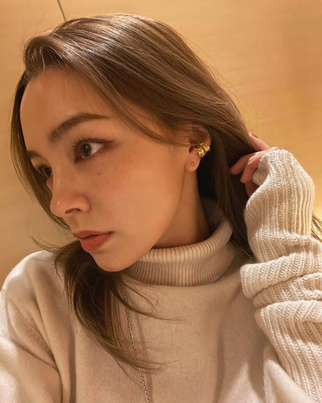 ステファニーのインスタグラム：「🌟✨ やっぱりゴールドってかわいい。 おにゅー♡」
