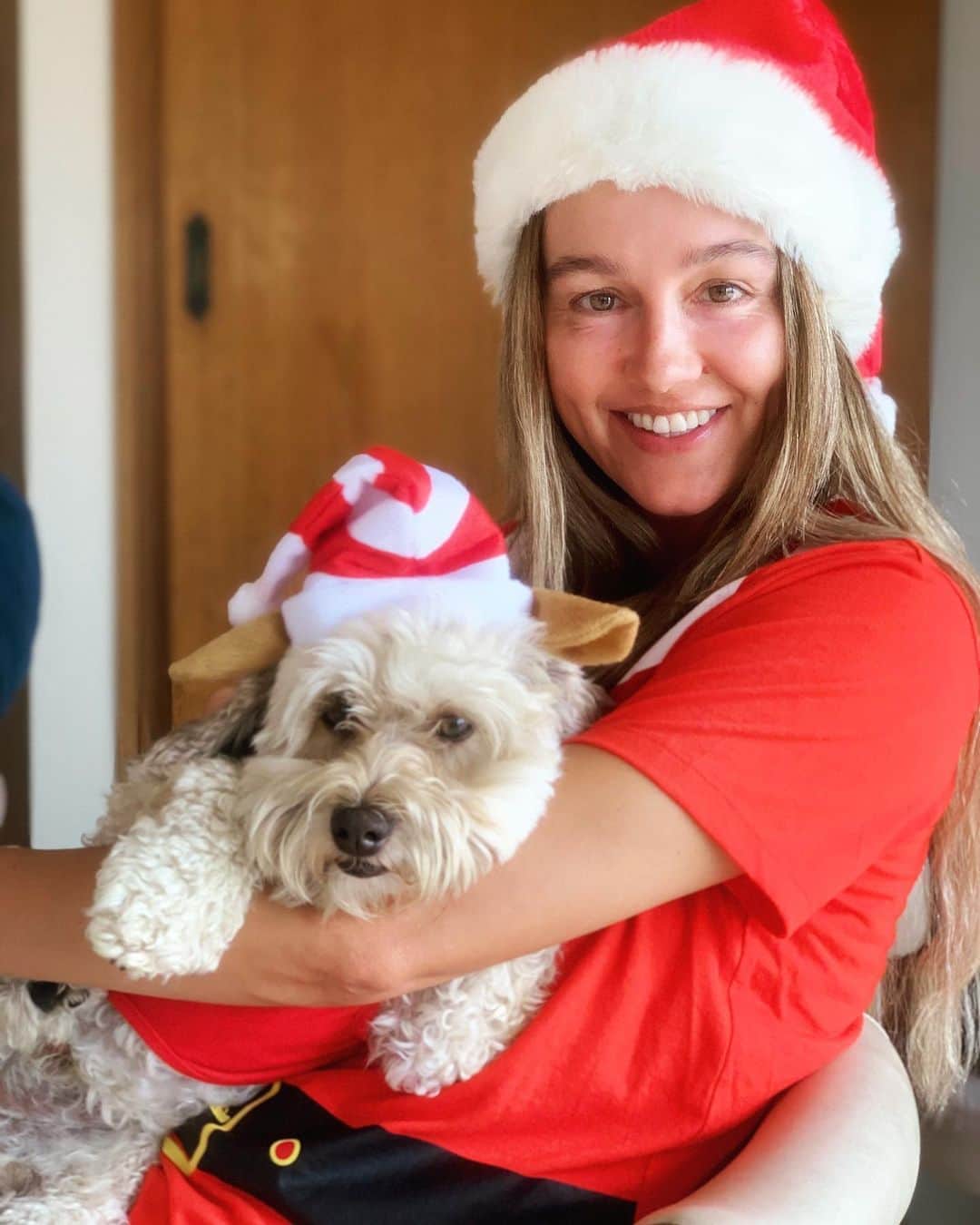 シャーニ・ヴィンソンのインスタグラム：「Merry Christmas 🎄🎅🏼 🐕」